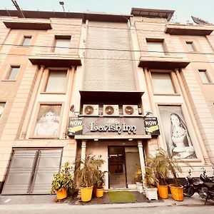 Qotel Signature Lavish Rajouri Garden New Delhi